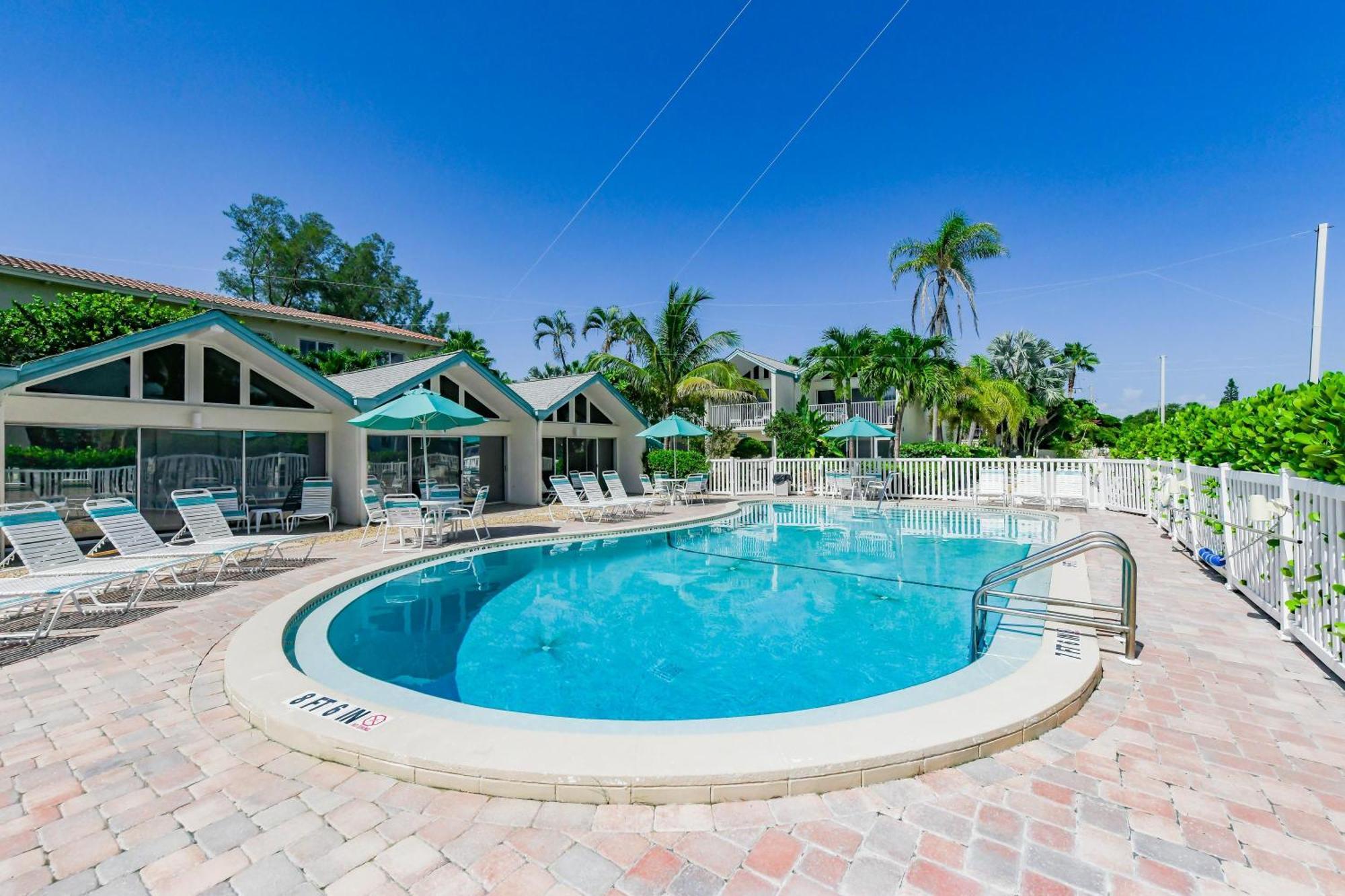 Coconuts Poolside #115 Villa Holmes Beach Exterior foto